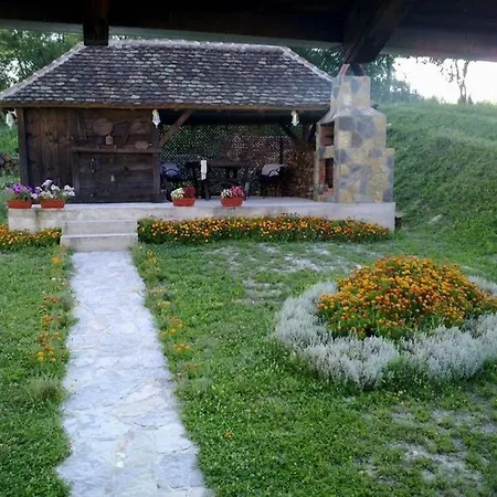 Rodjak Sa Sela Villa *