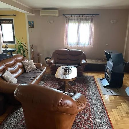 Rodjak Sa Sela Mionica