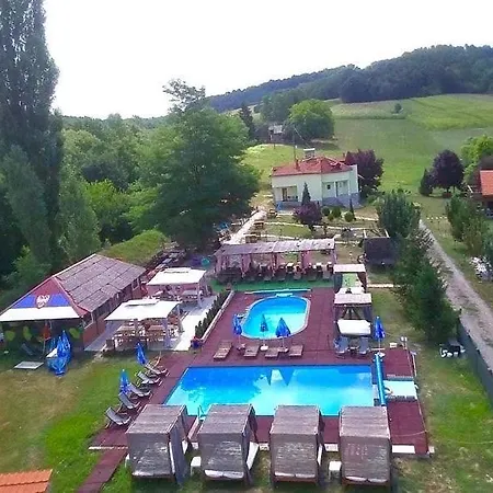 Rodjak Sa Sela *