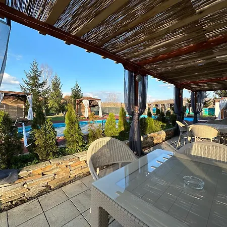 Villa Rodjak Sa Sela *
