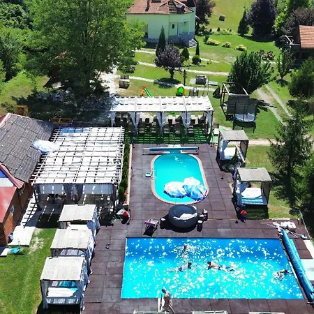 Rodjak Sa Sela Villa *